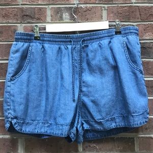 Flowy “jean” shorts with draw string